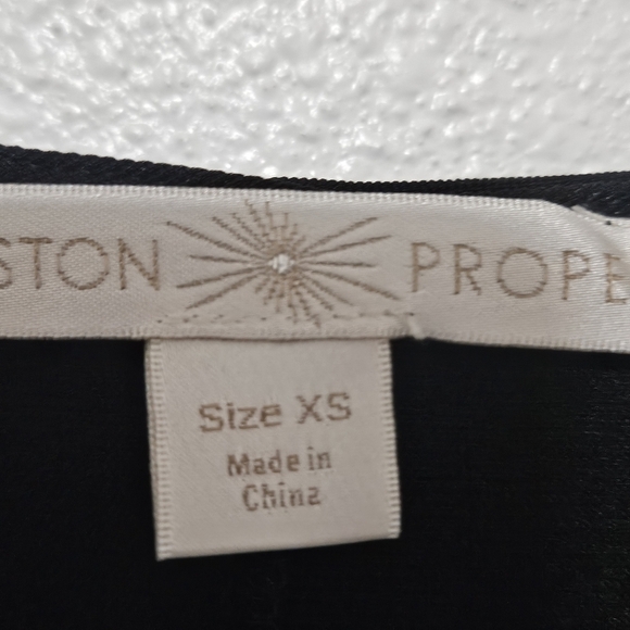 Boston Proper top with gold zipper size xs - Picture 6 of 14